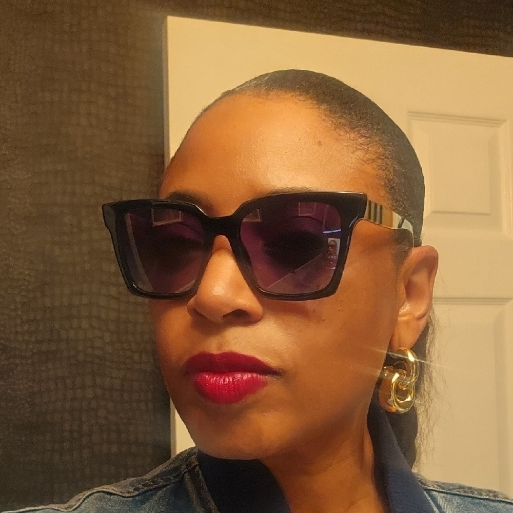 Burberry Sunglasses - Picture 5 of 5